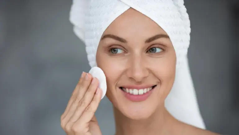 Astringent vs Toner: 5 Best Reasons to Choose for Your Skin